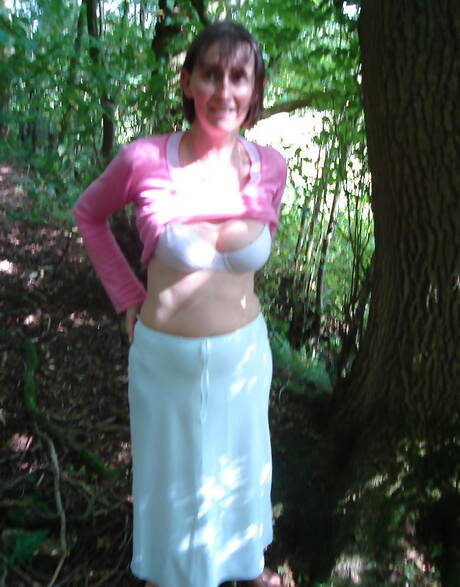 TAC Amateurs are excited to present you with a xxx photo gallery showcasing Slut Scot Susan in hard fuck action