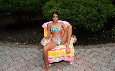 ALS Scan invites you to browse their xxx photos with Rachel Rivers has a perfect form